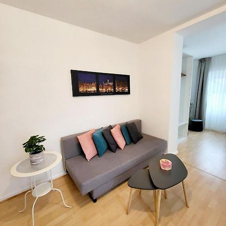 Studio Alicia, Idealement Situe Etterbeek Exterior photo